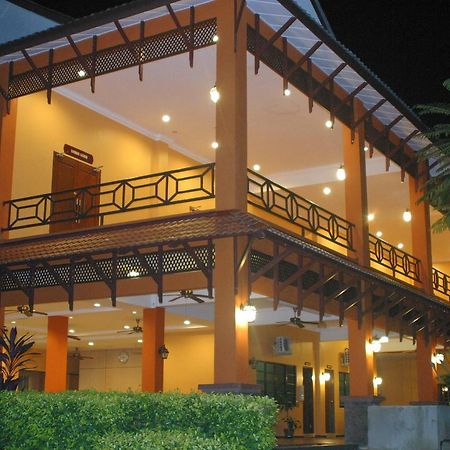 Tanjung Demong Beach Resort Kampung Kuala Besut Exterior foto