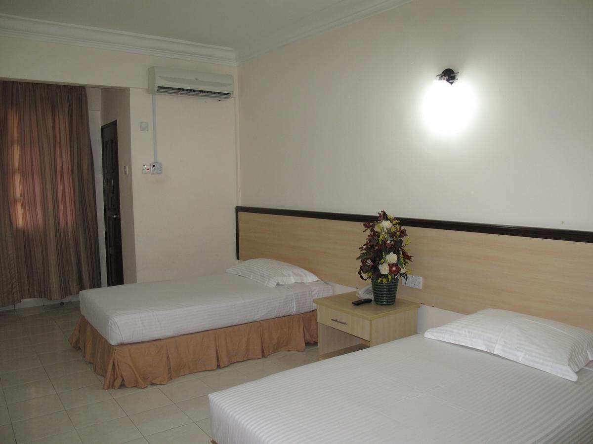 Tanjung Demong Beach Resort Kampung Kuala Besut Exterior foto