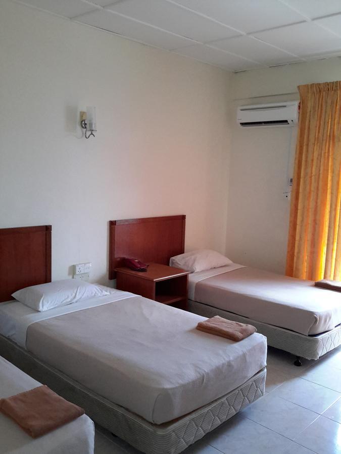 Tanjung Demong Beach Resort Kampung Kuala Besut Exterior foto