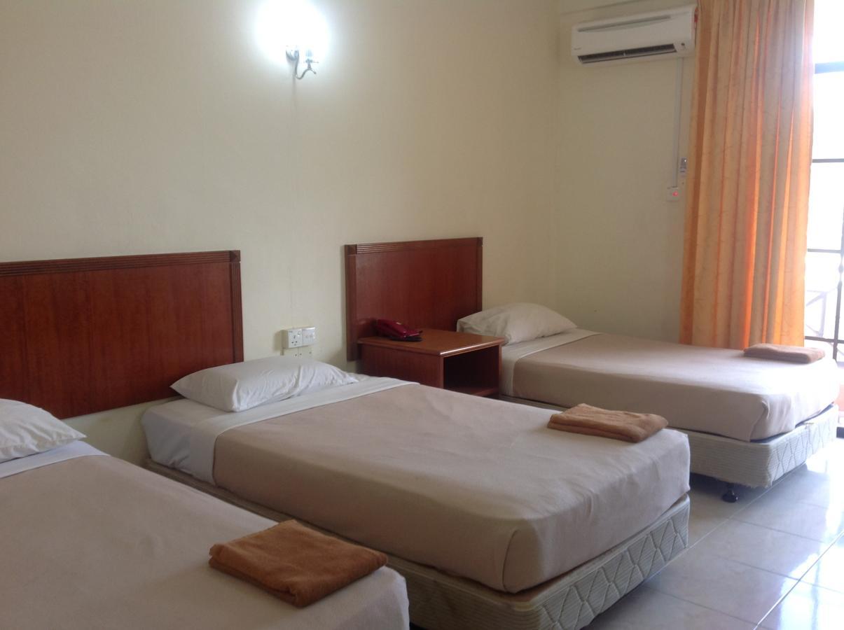 Tanjung Demong Beach Resort Kampung Kuala Besut Exterior foto