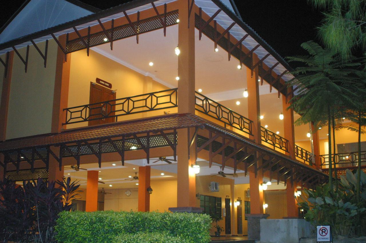 Tanjung Demong Beach Resort Kampung Kuala Besut Exterior foto